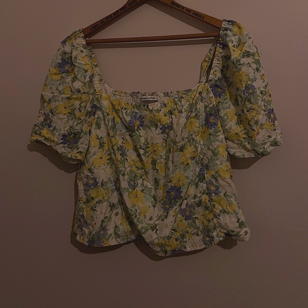 Abercrombie & Fitch Crop Top